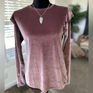 Pinkish velvet long sleeve with ruffle in the sleeve